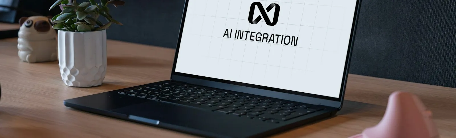 Notebook sobre a mesa com a tela de uma ferramenta de inteligência artificial